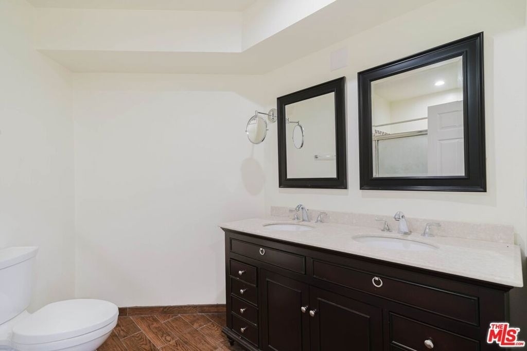 345 N Jackson Street - Photo 20