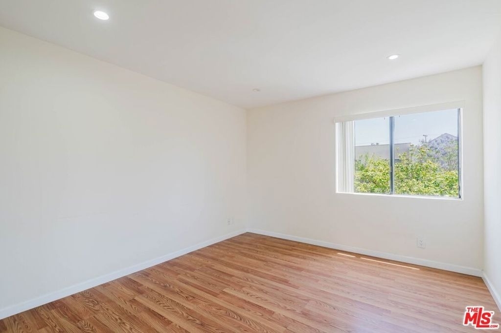 345 N Jackson Street - Photo 18