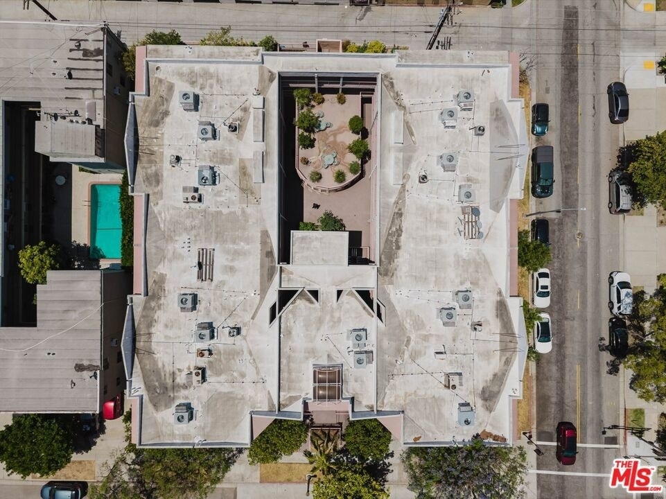 345 N Jackson Street - Photo 30