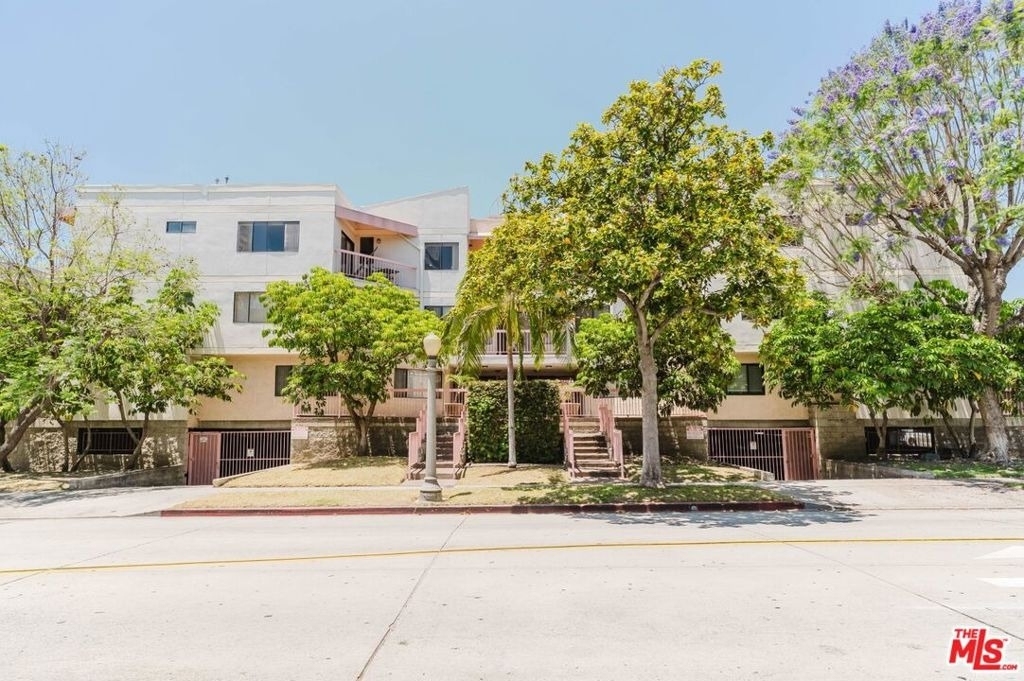 345 N Jackson Street - Photo 0