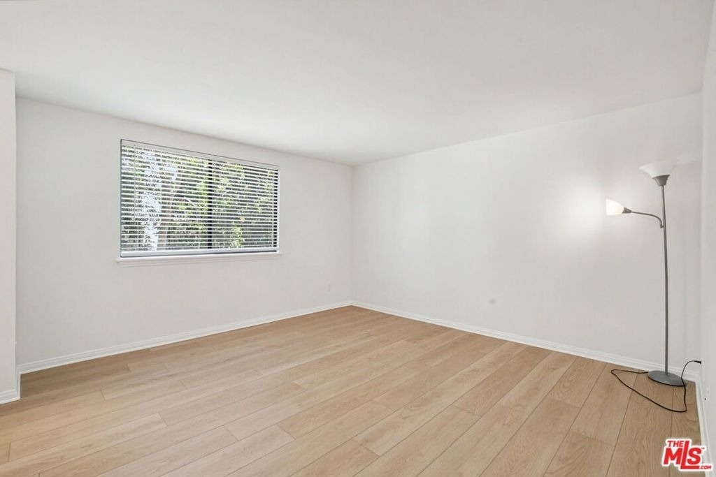 10966 Rochester Avenue - Photo 15