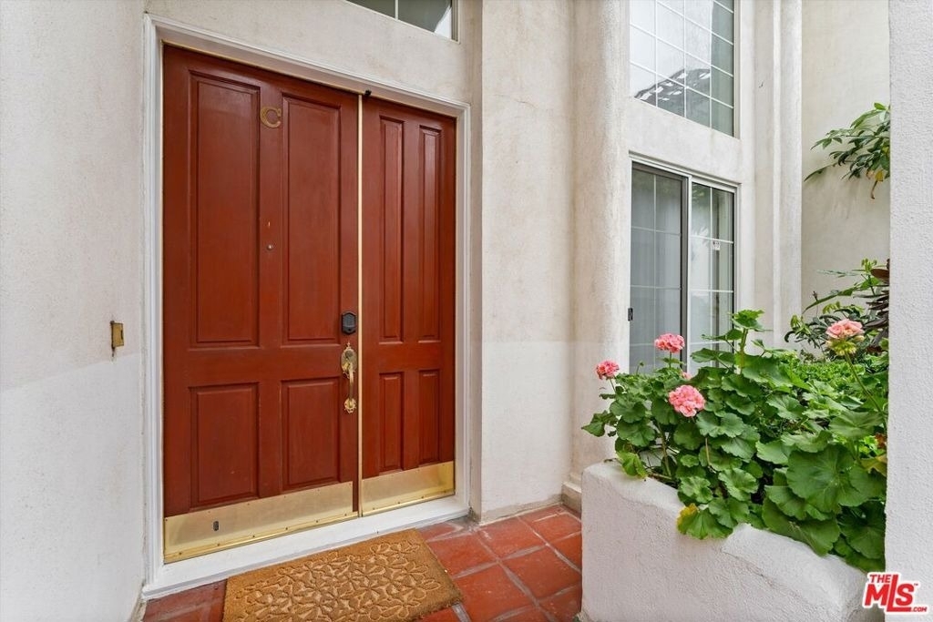 1338 Yale Street - Photo 5