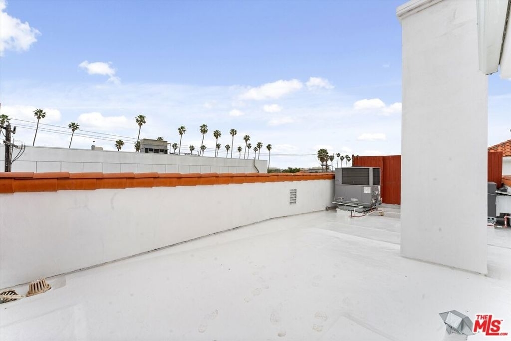 1338 Yale Street - Photo 35