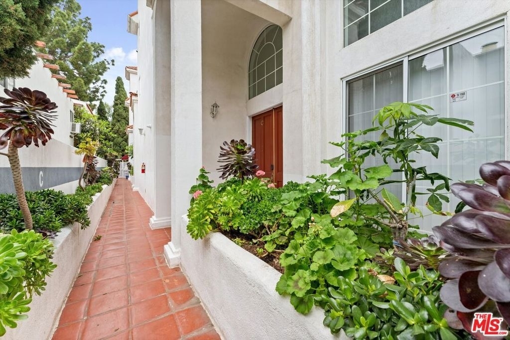 1338 Yale Street - Photo 4