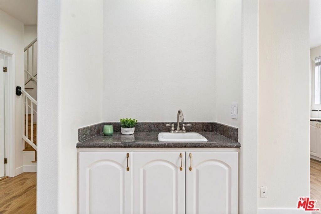 1338 Yale Street - Photo 9