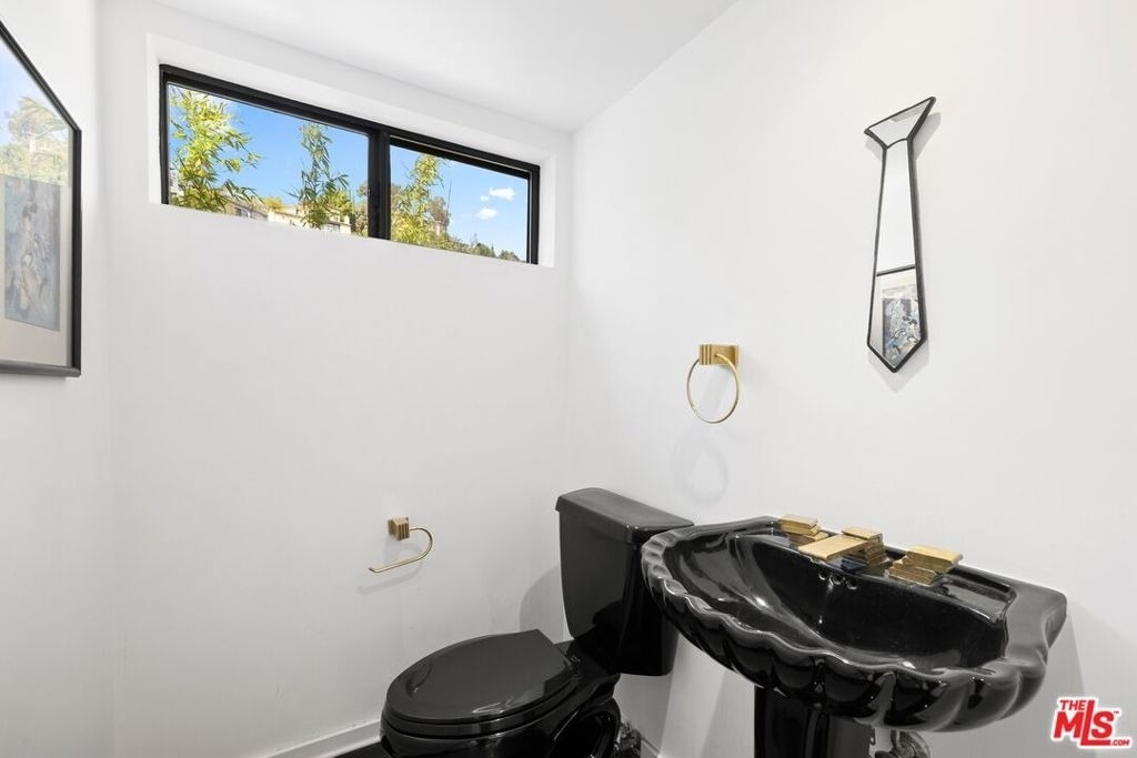 8546 Hillside Avenue - Photo 13