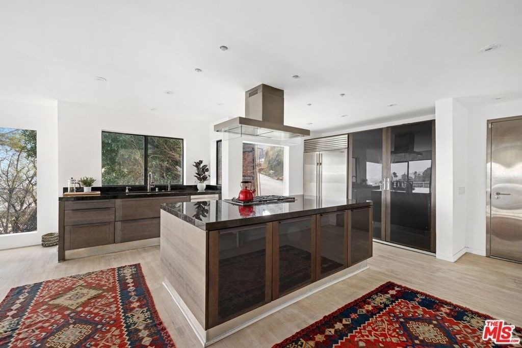 8546 Hillside Avenue - Photo 12