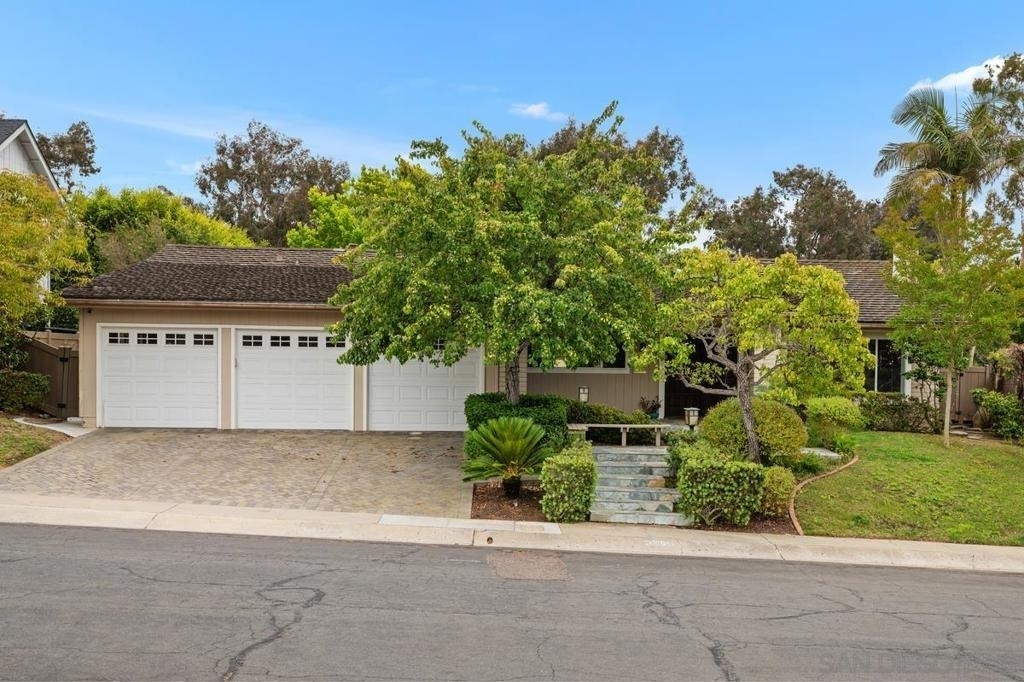 8383 Cliffridge Ln - Photo 0