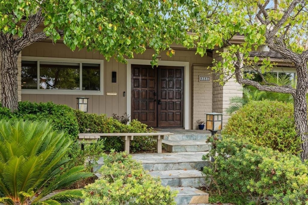 8383 Cliffridge Ln - Photo 2