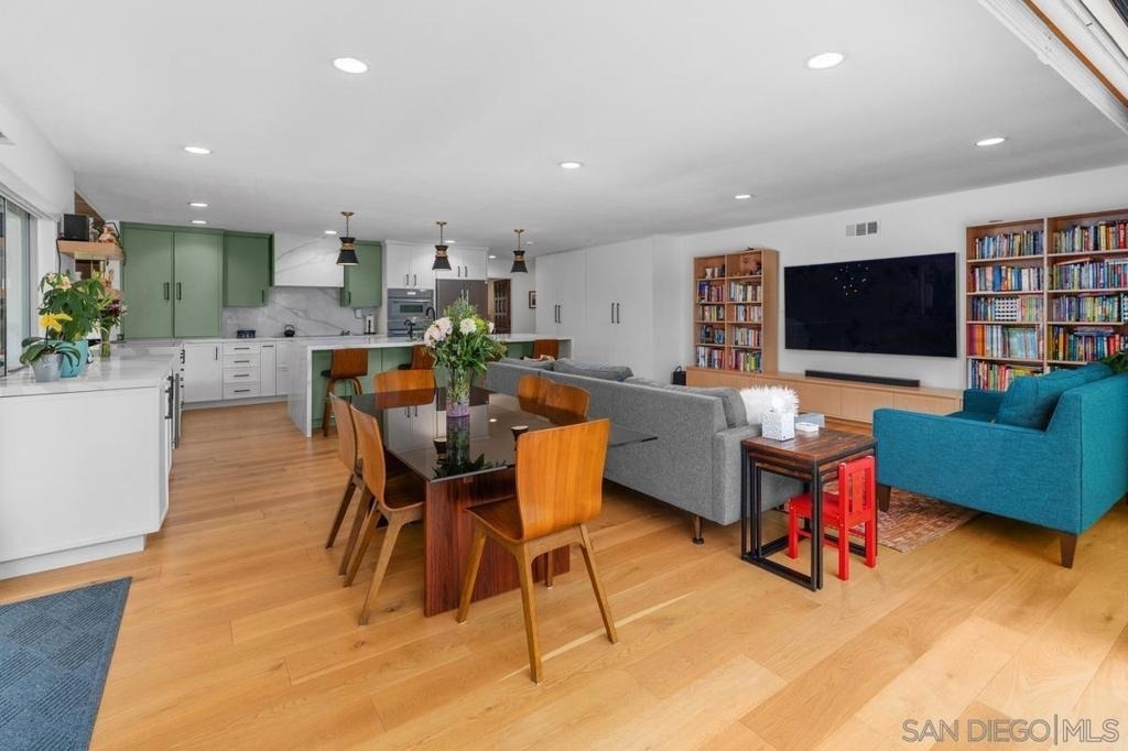 8383 Cliffridge Ln - Photo 9