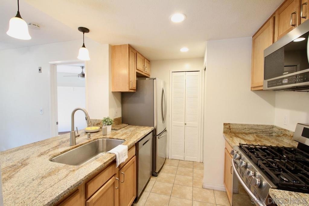 3021 Golden Oak Way - Photo 2