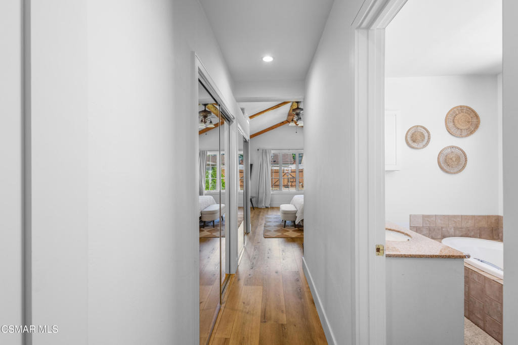 7039 Sylvia Avenue - Photo 14