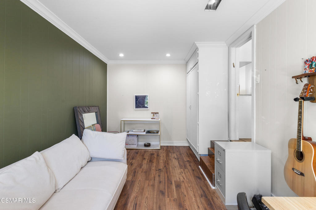 7039 Sylvia Avenue - Photo 28