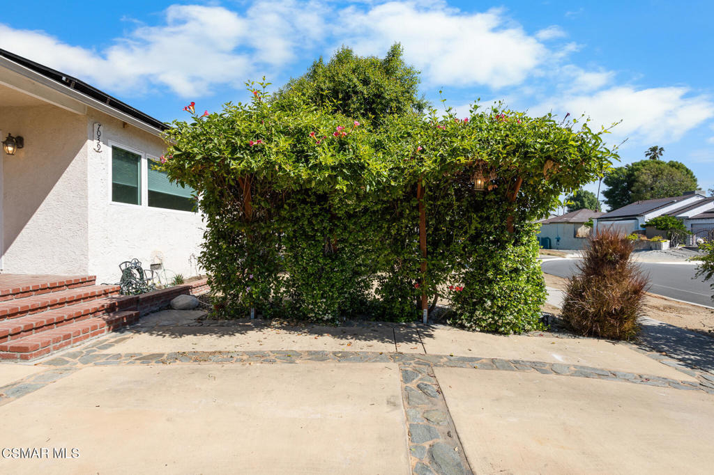 7039 Sylvia Avenue - Photo 37