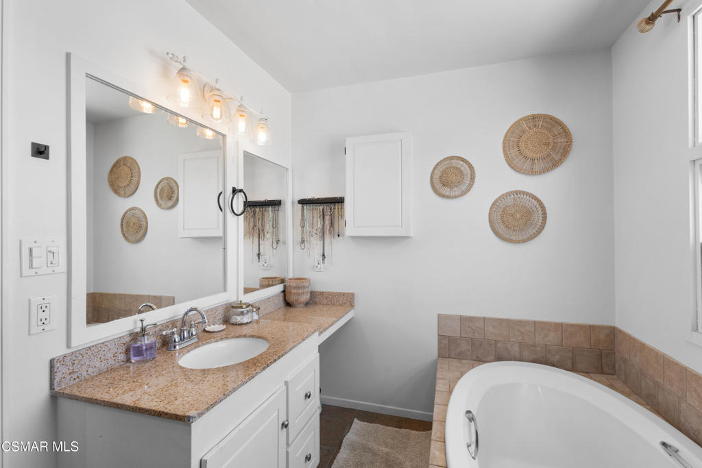 7039 Sylvia Avenue - Photo 21