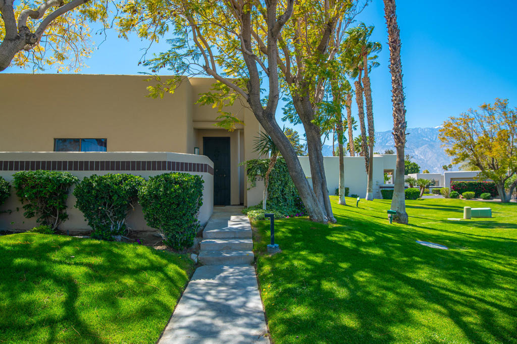 67263 N Chimayo Drive - Photo 2