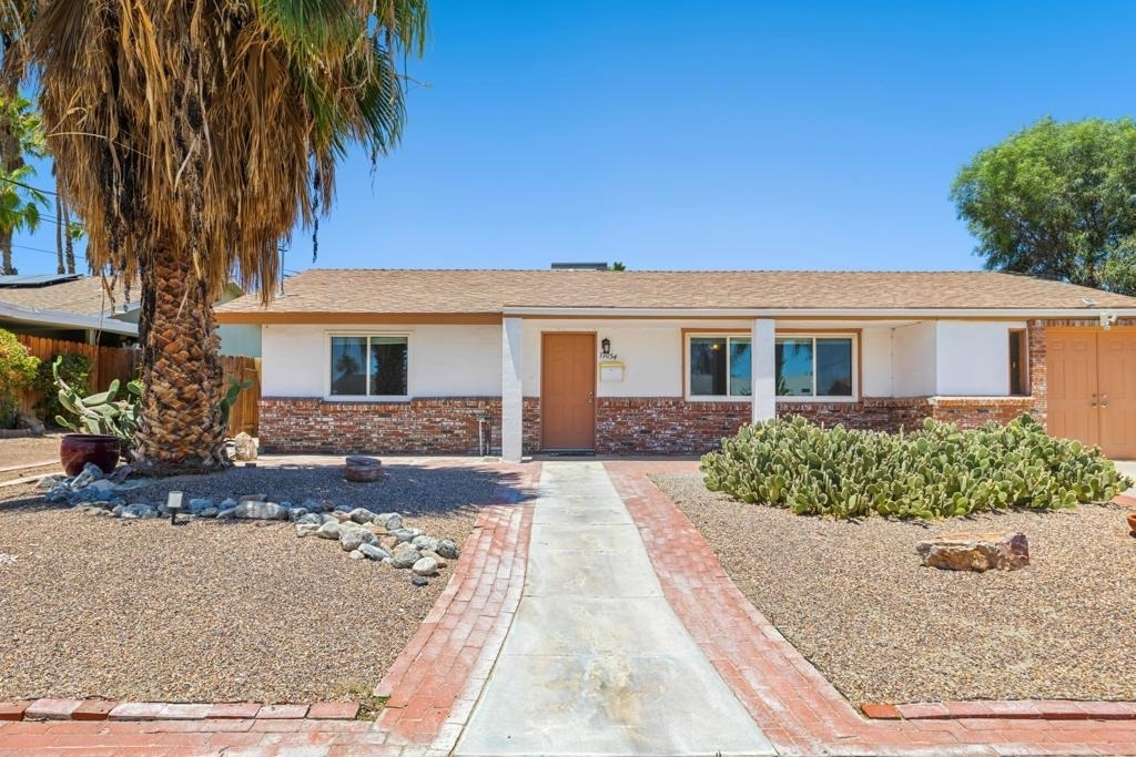 77054 California Drive - Photo 0