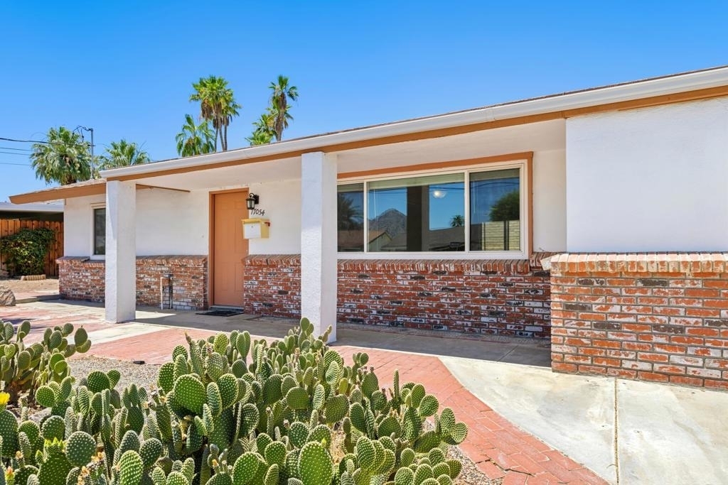 77054 California Drive - Photo 1