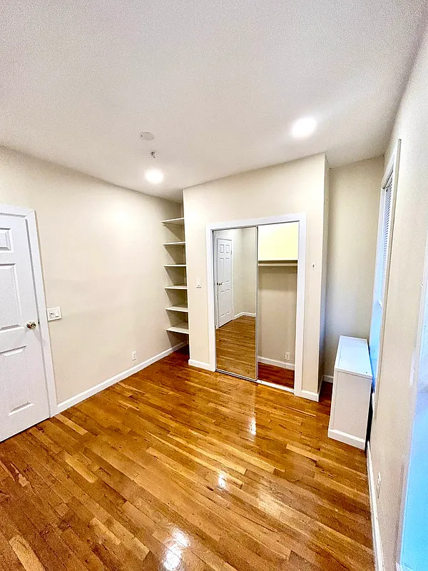  East 9th Street - Photo 2