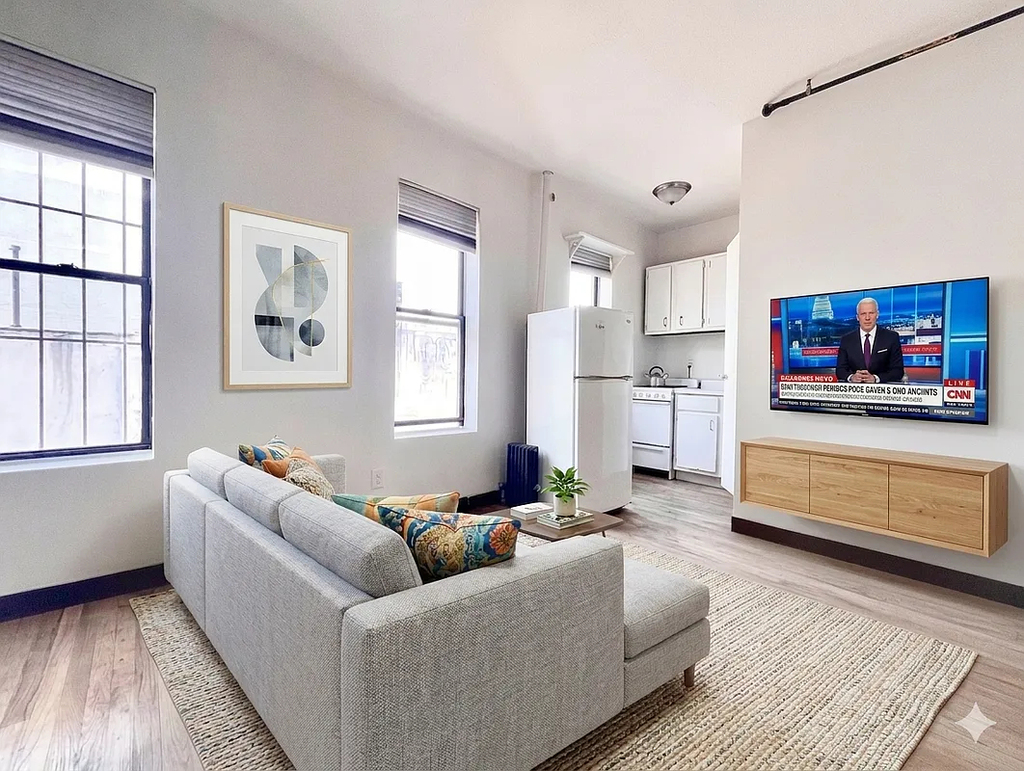 East 14th Street - Photo 0