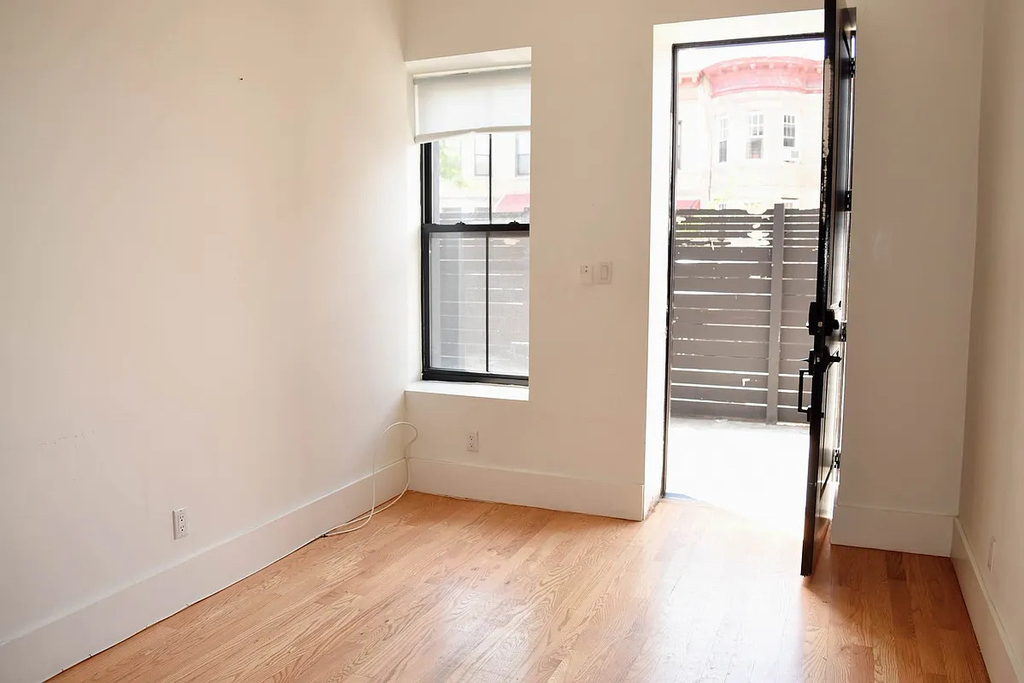 1520 St Johns Place - Photo 6