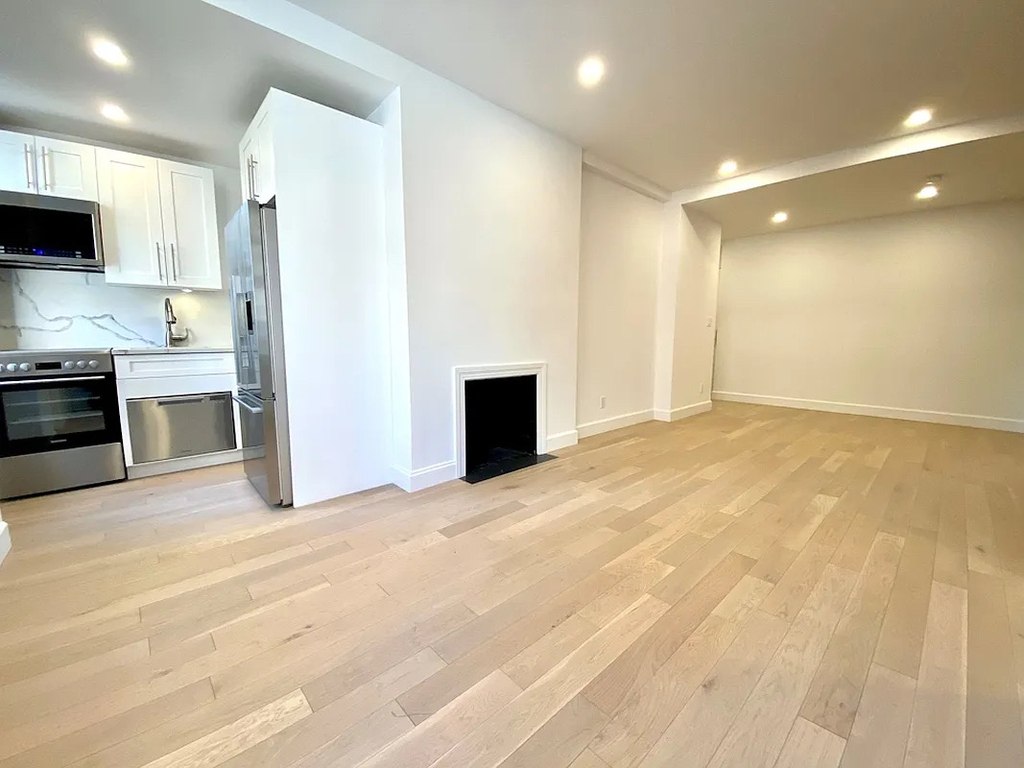 238 East 58th Street - Photo 0