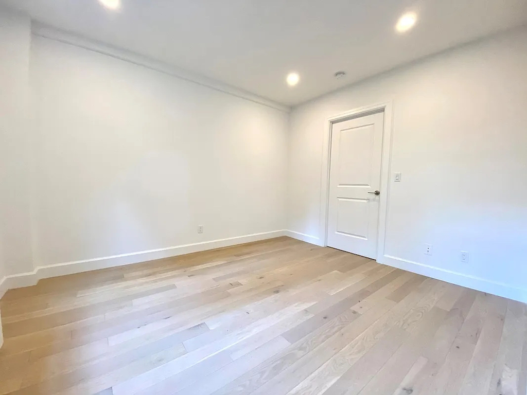 238 East 58th Street - Photo 5