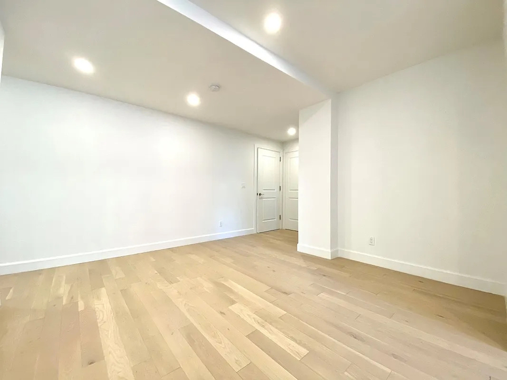 238 East 58th Street - Photo 3