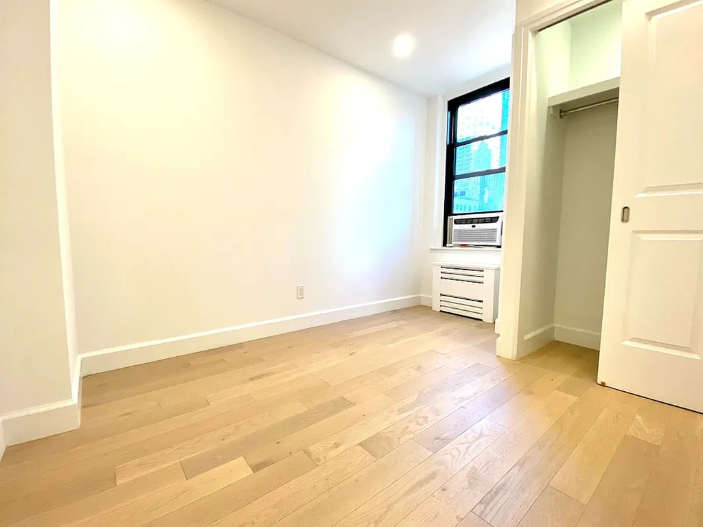 238 East 58th Street - Photo 8