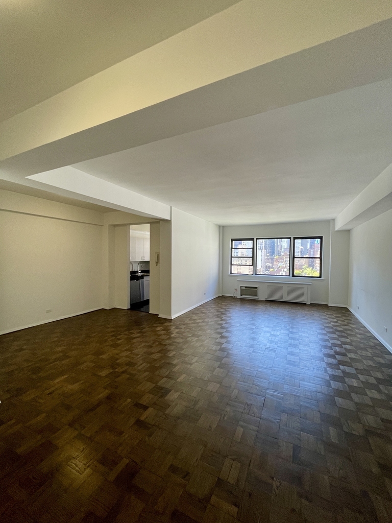 20 Beekman Place, 12A - Photo 0