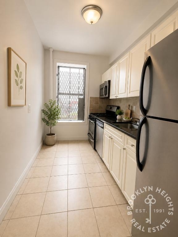 568 Pacific Street - Photo 5