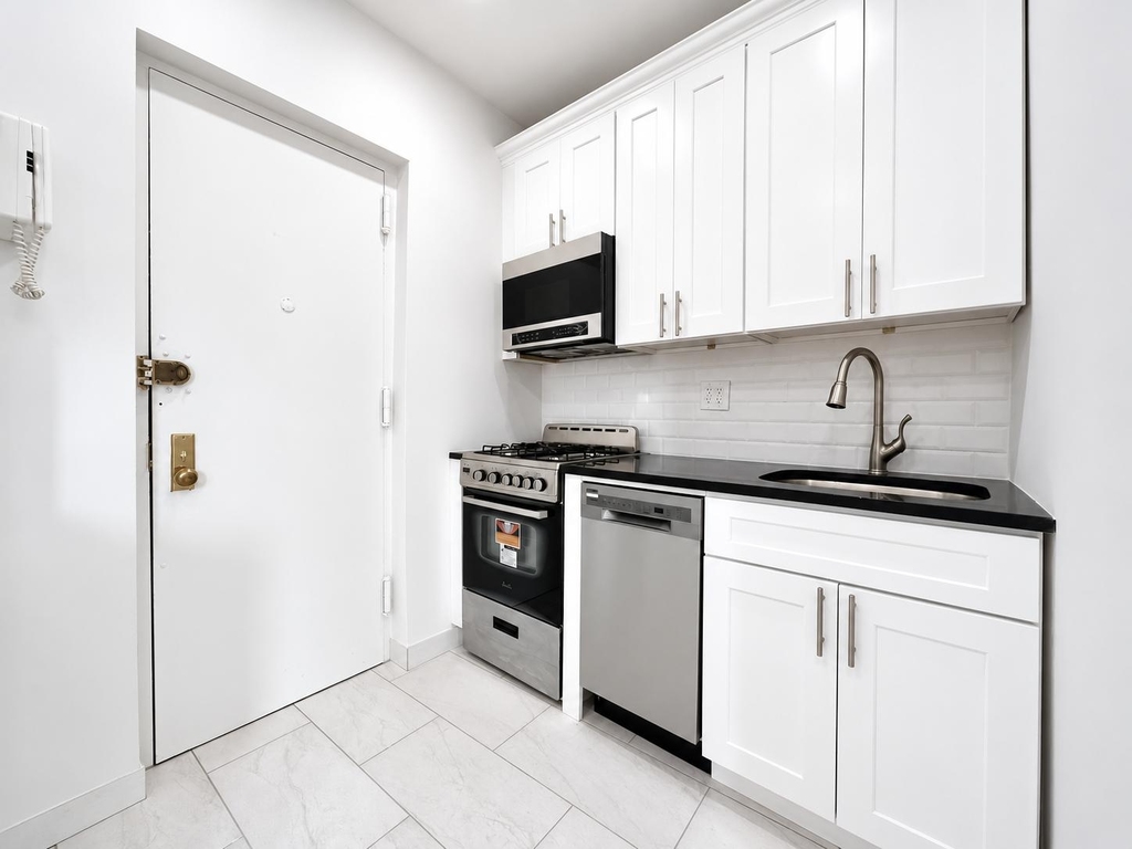 401 East 68th Street - Photo 8