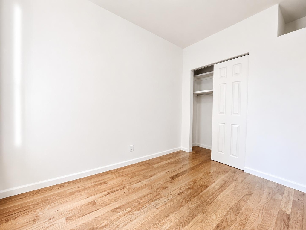 401 East 68th Street - Photo 5