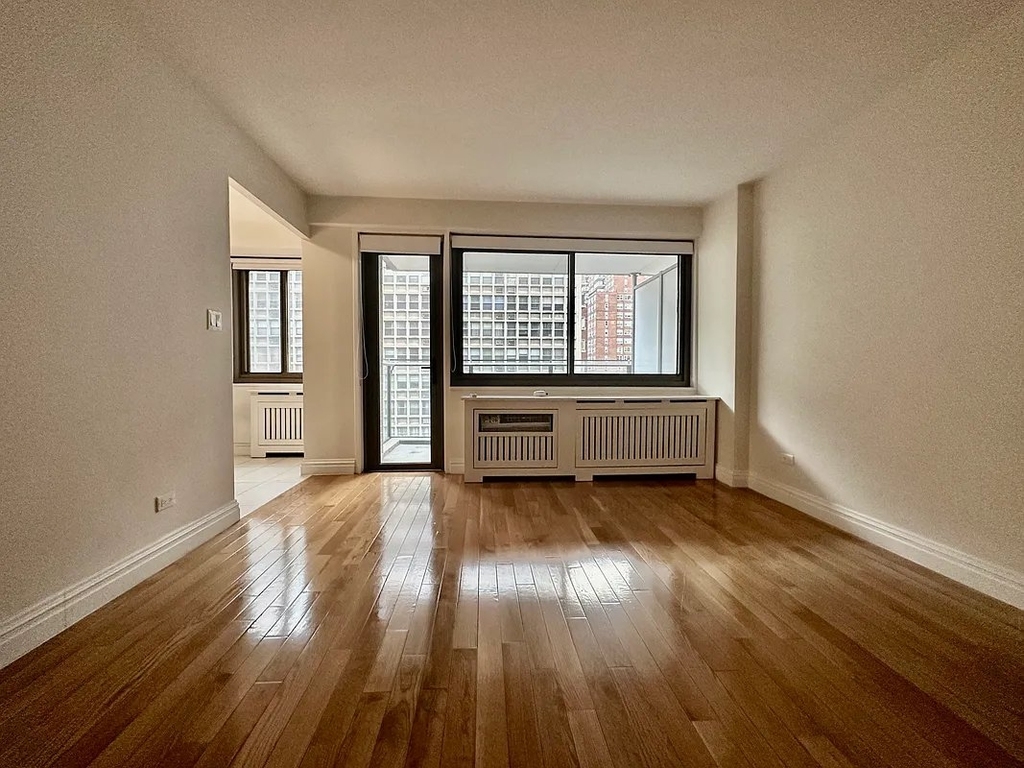 West 96th Street - Photo 6
