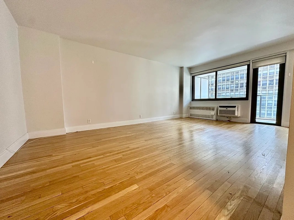 West 96th Street - Photo 4