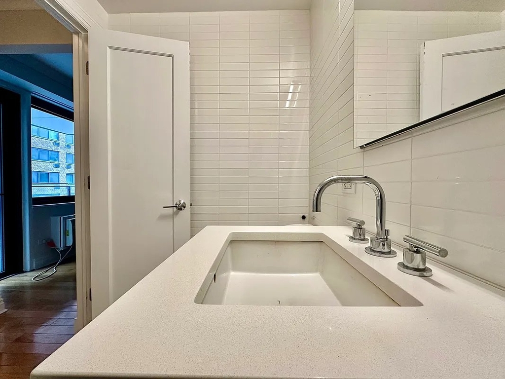 West 96th Street - Photo 7