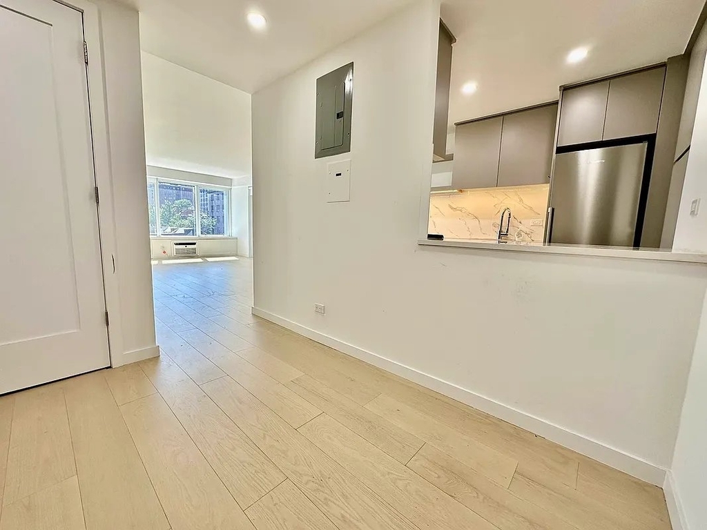West 87th Street - Photo 2