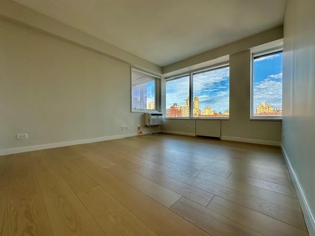 West 87th Street - Photo 8