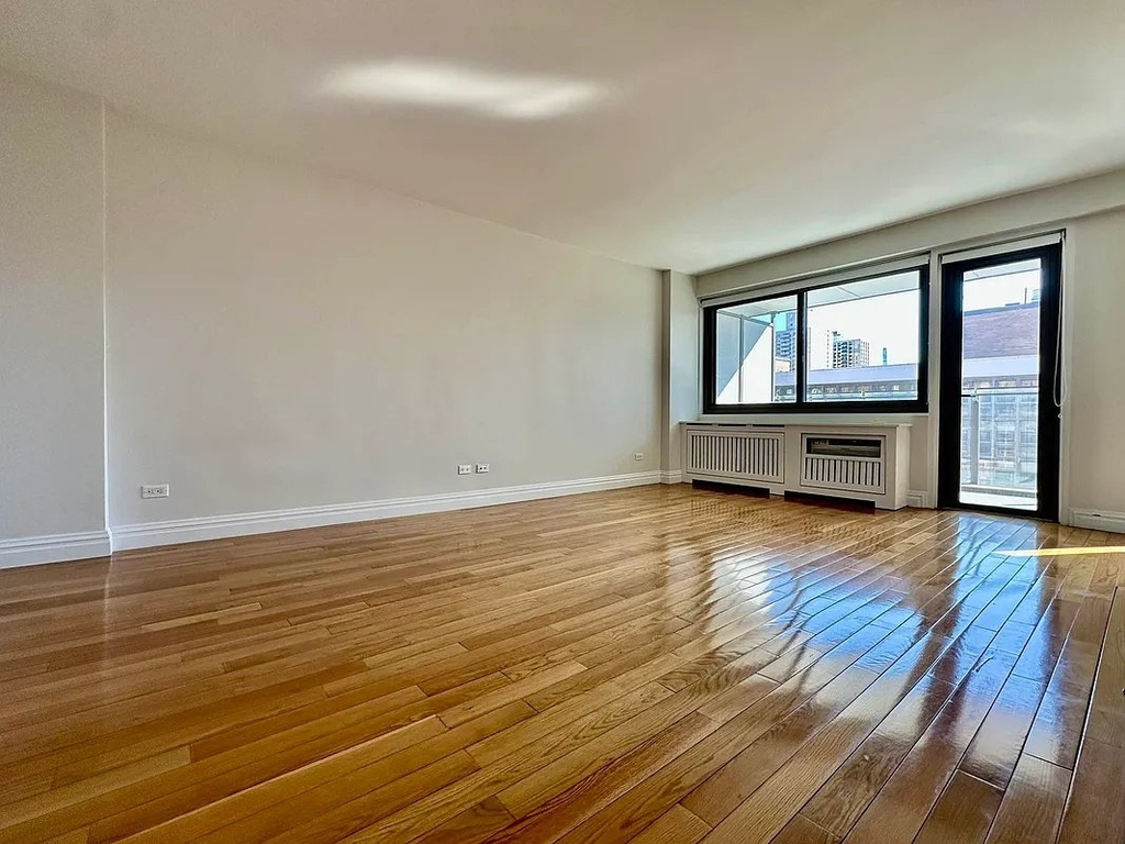 West 96th Street - Photo 5