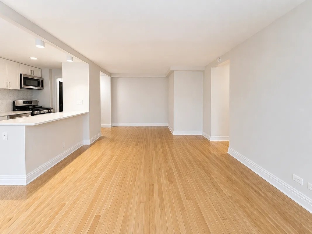 West 97th Street - Photo 5