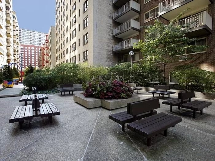 West 97th Street - Photo 9