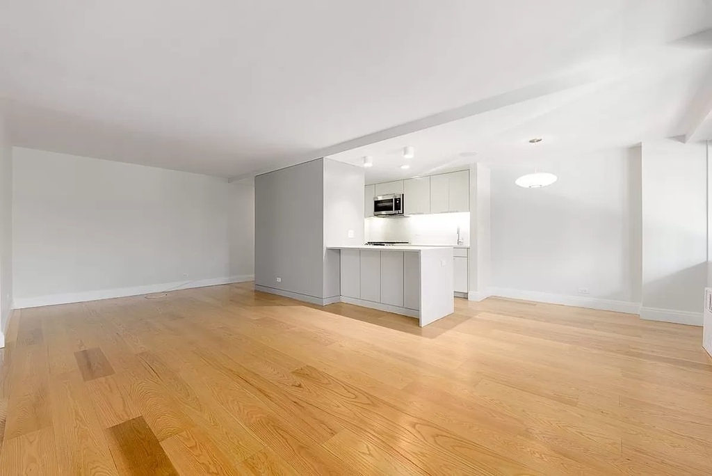 West 97th Street - Photo 1