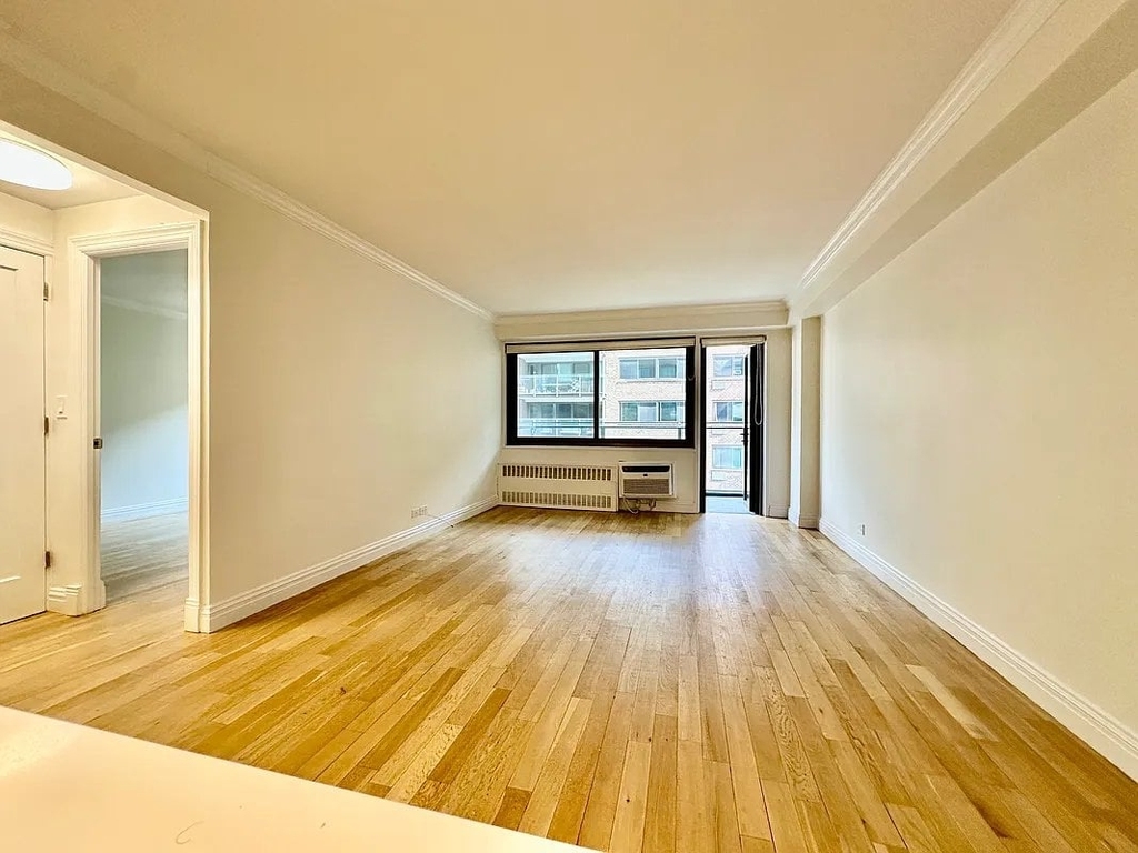 West 96th Street - Photo 4