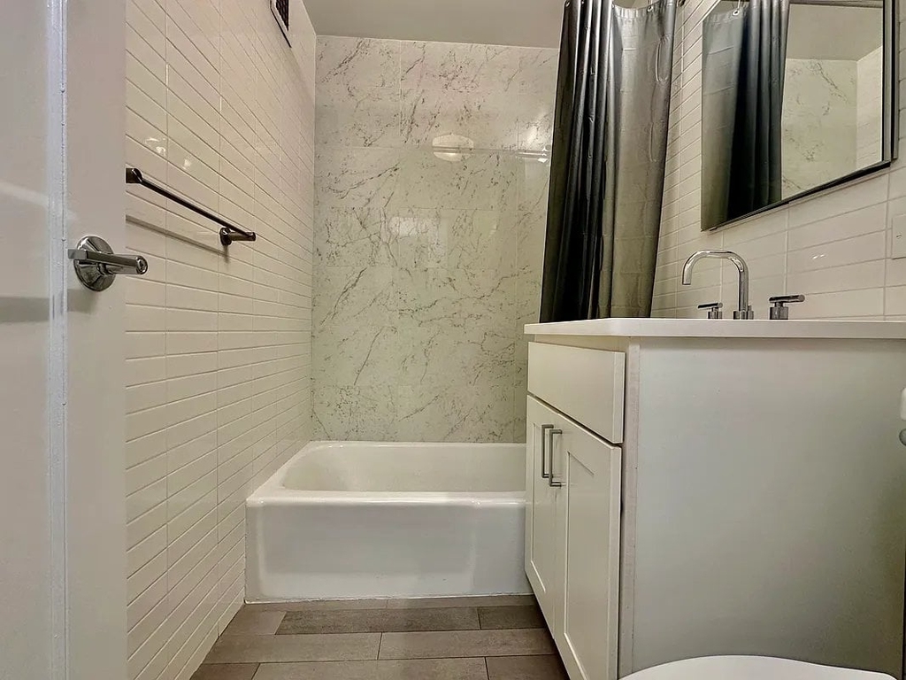 West 96th Street - Photo 6