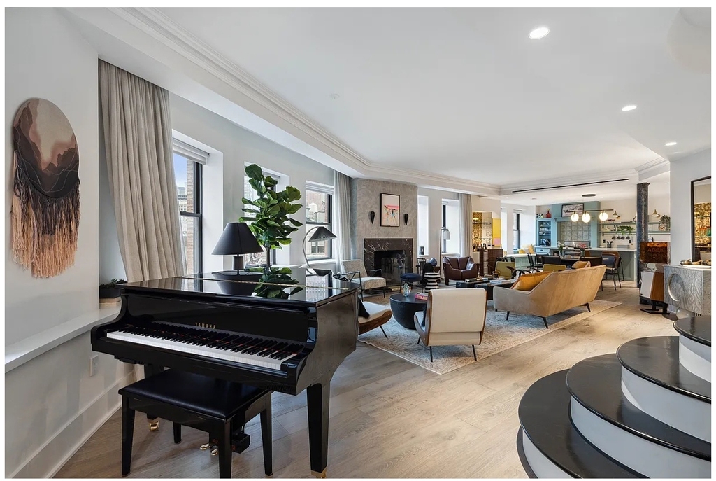 260 W Broadway - Photo 2