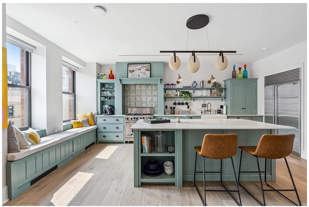 260 W Broadway - Photo 7