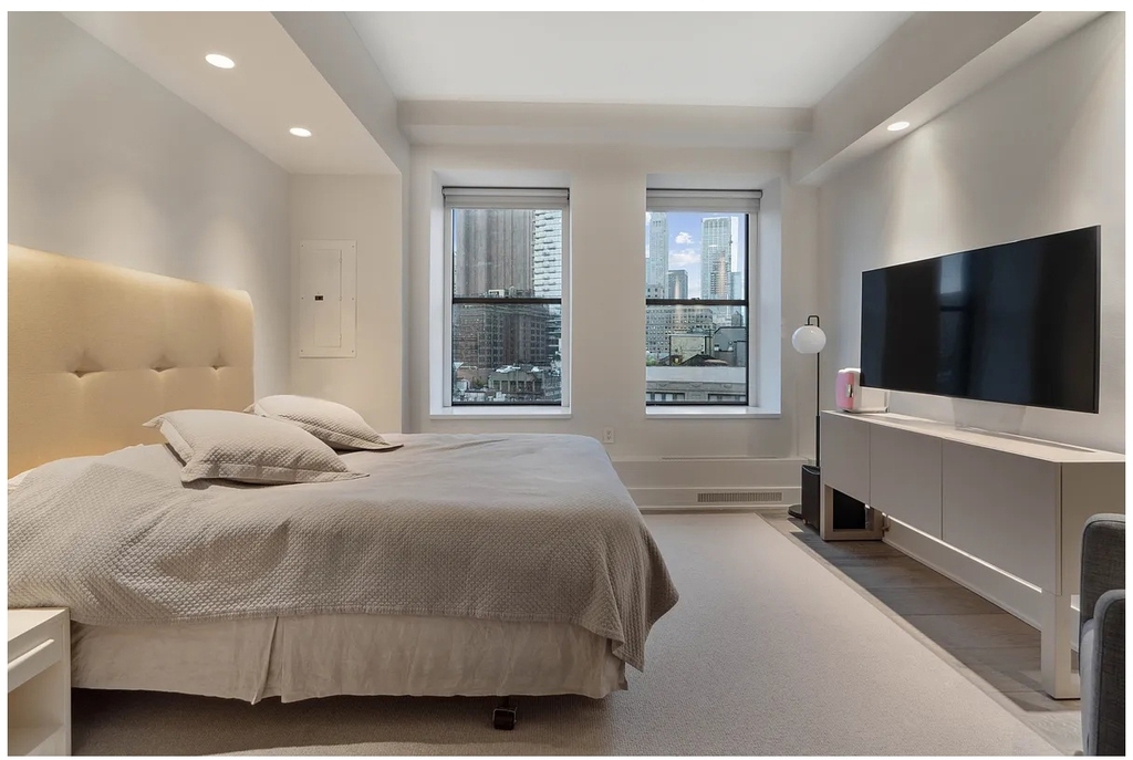260 W Broadway - Photo 10