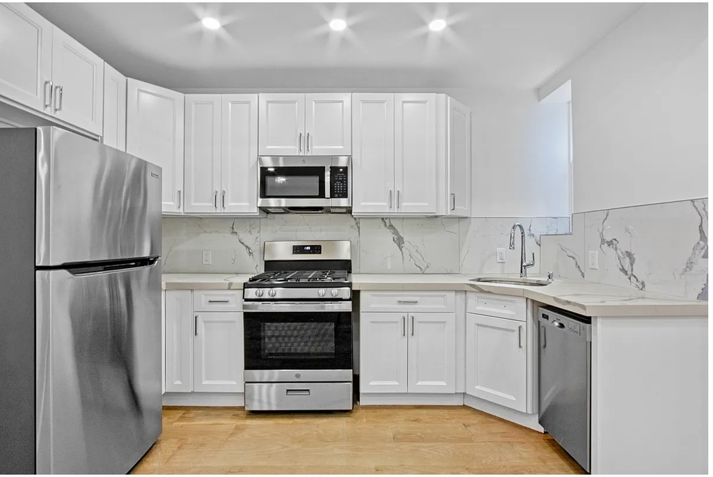 59 Arlington Ave - Photo 3