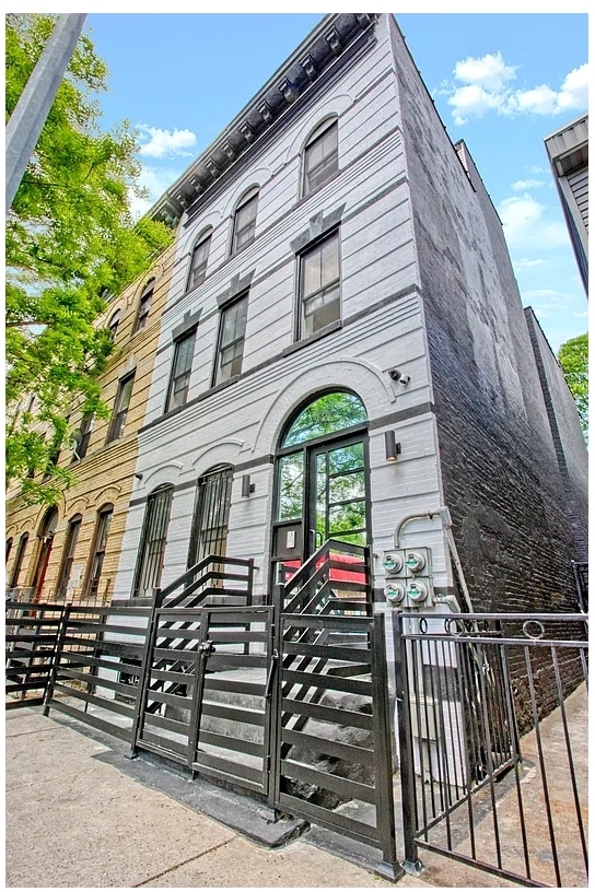 59 Arlington Ave - Photo 0