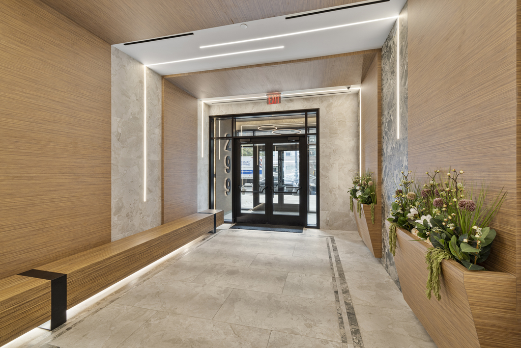 East 161st Street - Photo 8